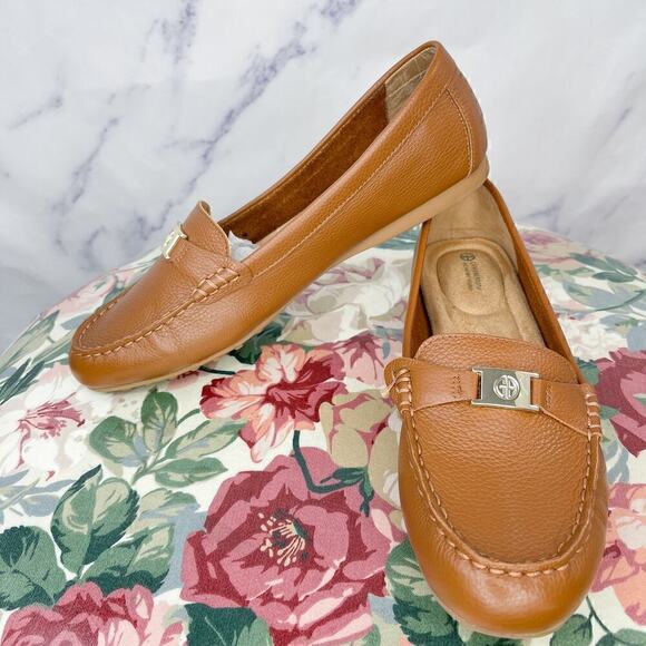 Giani Bernini | Dailyn Leather Loafer in Saddle Brown | 10 - Picture 11 of 13